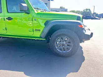 2026 Jeep Wrangler photo 3