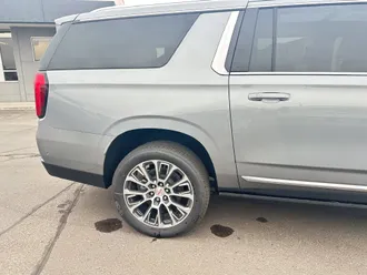 2026 GMC Yukon XL photo 4