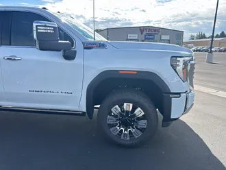 2026 GMC Sierra 2500HD photo 3