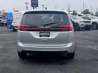 2026 Chrysler Pacifica photo 6