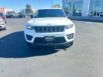 2026 Jeep Grand Cherokee photo 2