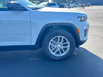 2026 Jeep Grand Cherokee photo 3