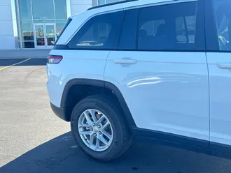 2026 Jeep Grand Cherokee photo 4