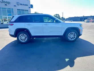 2026 Jeep Grand Cherokee photo 5