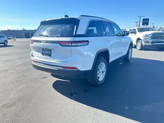 2026 Jeep Grand Cherokee photo 6