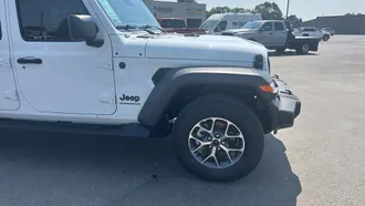 2026 Jeep Wrangler photo 3