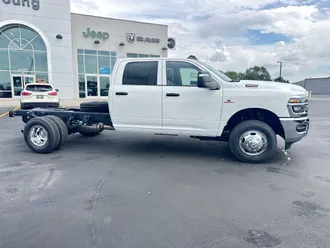 2026 Ram 3500 photo 4