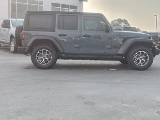 2026 Jeep Wrangler photo 4