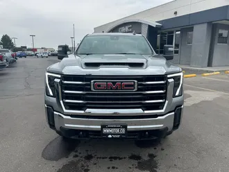 2026 GMC Sierra 2500HD photo 2