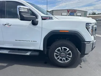 2025 GMC Sierra 2500HD photo 3
