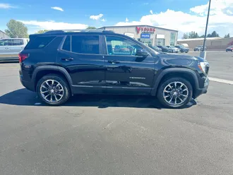 2025 GMC Terrain photo 4