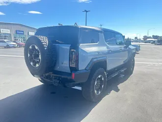 2025 GMC Hummer EV SUV photo 6