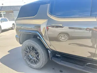 2025 GMC Hummer EV SUV photo 4