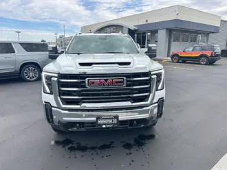 2025 GMC Sierra 3500HD photo 2