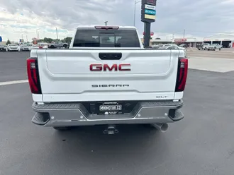 2025 GMC Sierra 3500HD photo 7
