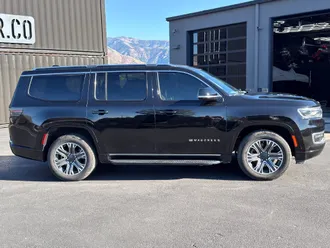 2024 Jeep Wagoneer photo 3