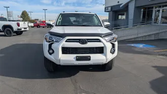 2024 Toyota 4Runner photo 2