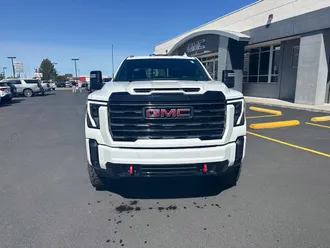 2024 GMC Sierra 3500HD photo 2