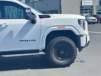 2024 GMC Sierra 3500HD photo 3
