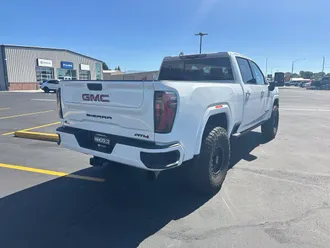 2024 GMC Sierra 3500HD photo 6