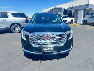 2024 GMC Terrain photo 2