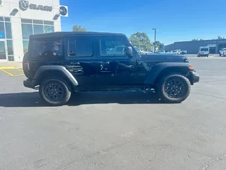 2024 Jeep Wrangler photo 5