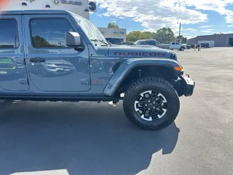 2024 Jeep Gladiator photo 4
