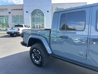 2024 Jeep Gladiator photo 5