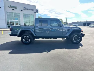 2024 Jeep Gladiator photo 6