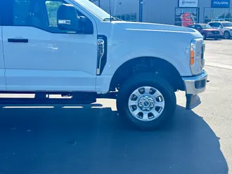 2023 Ford F-250SD photo 3