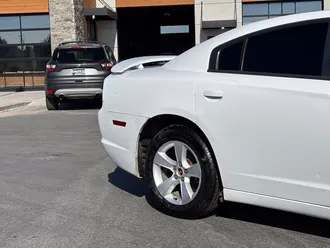 2014 Dodge Charger photo 3