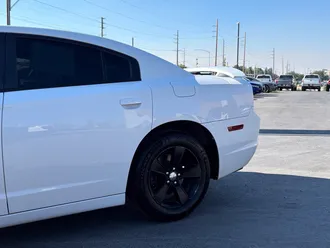 2014 Dodge Charger photo 7