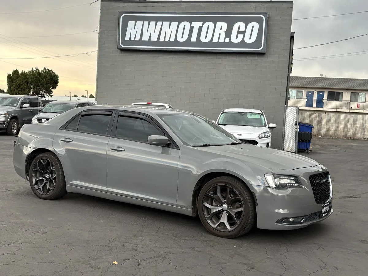 2019 Chrysler 300 S