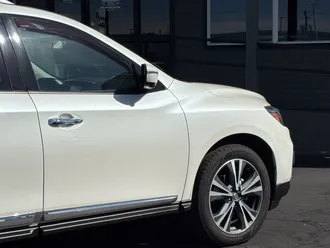 2018 Nissan Pathfinder photo 4