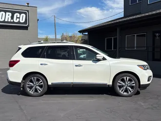 2018 Nissan Pathfinder photo 5
