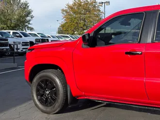 2022 Nissan Frontier photo 6