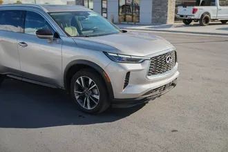 2023 INFINITI QX60 photo 2