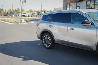 2023 INFINITI QX60 photo 3