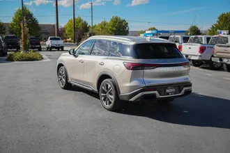 2023 INFINITI QX60 photo 6