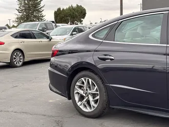 2023 Hyundai Sonata photo 3