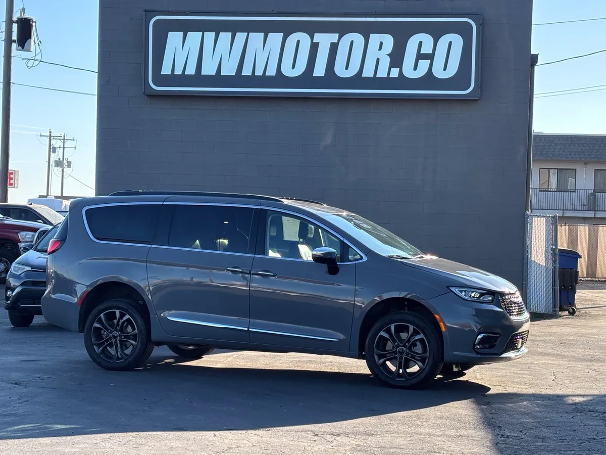 2023 Chrysler Pacifica Limited
