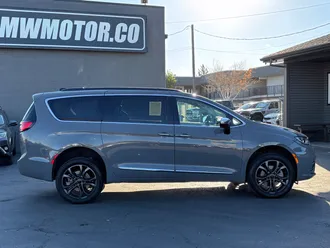 2023 Chrysler Pacifica photo 5