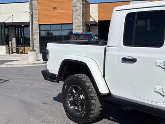 2022 Jeep Gladiator photo 3