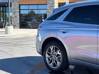 2025 Genesis GV70 photo 3