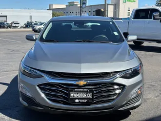 2025 Chevrolet Malibu photo 2