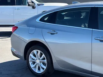 2025 Chevrolet Malibu photo 3