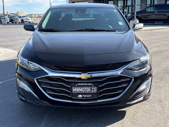 2024 Chevrolet Malibu photo 2