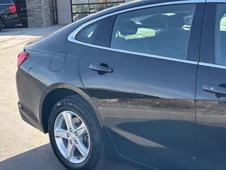 2024 Chevrolet Malibu photo 3