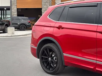 2024 Volkswagen Tiguan photo 3