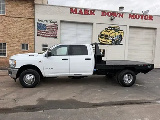 2024 RAM 3500 SLT photo 2
